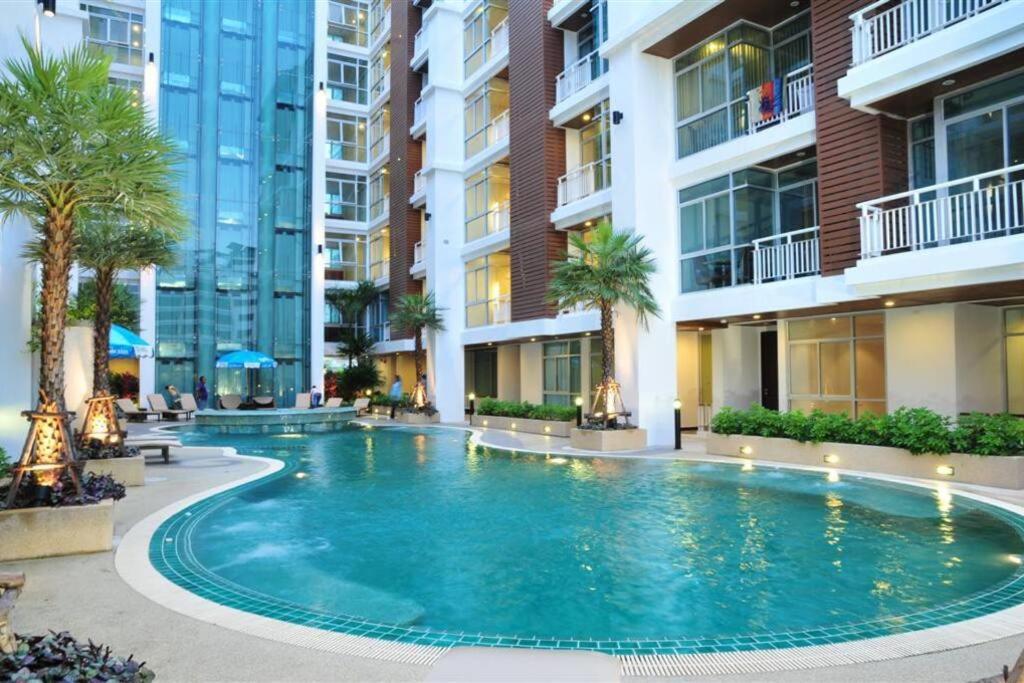 Recently Renovated Pool View Apartment In Modern Complex Patong Exterior photo